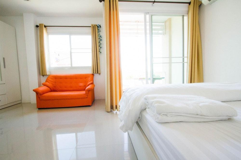 Lotus Hotel Hua Hin