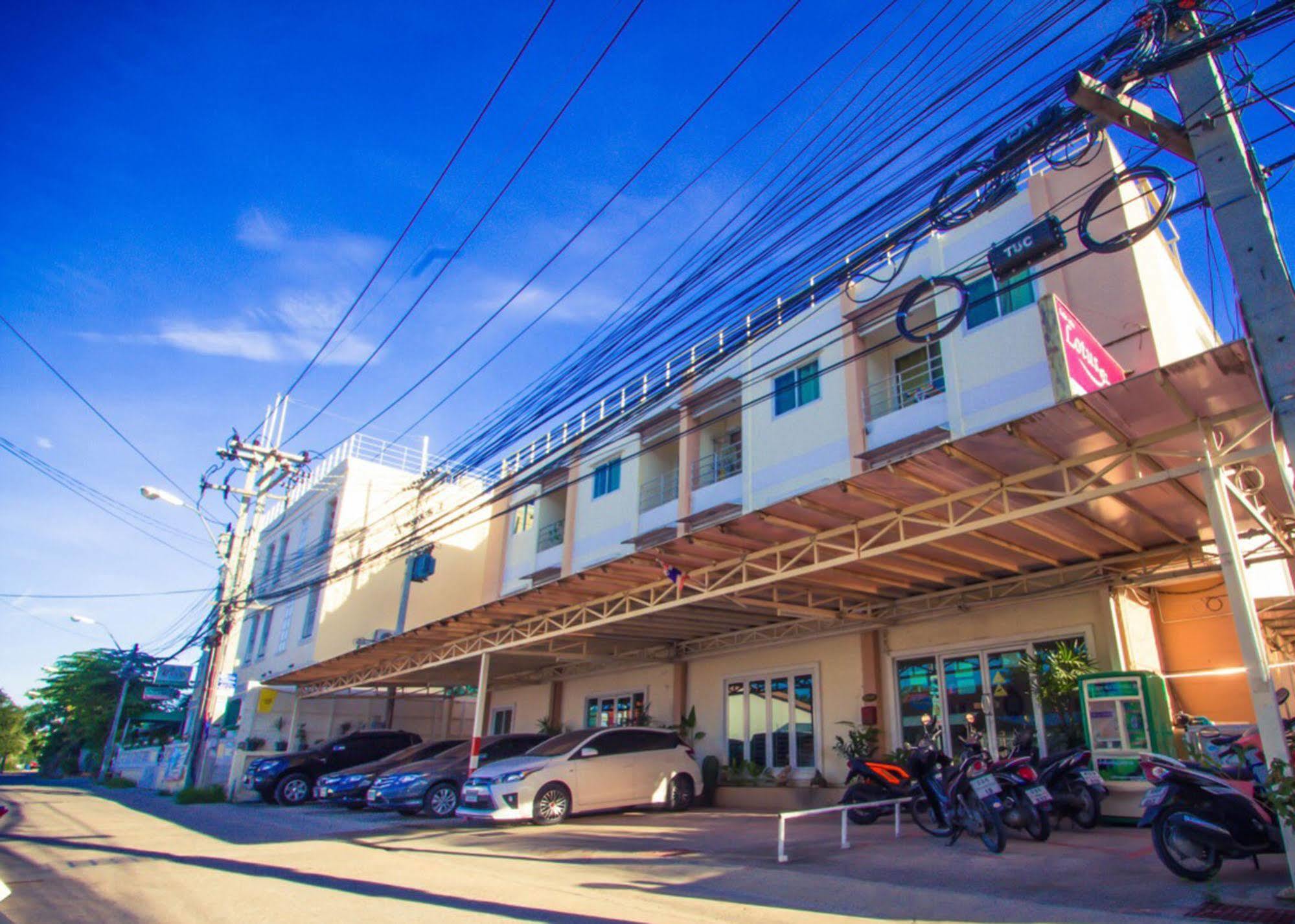 Lotus Hotel Hua Hin