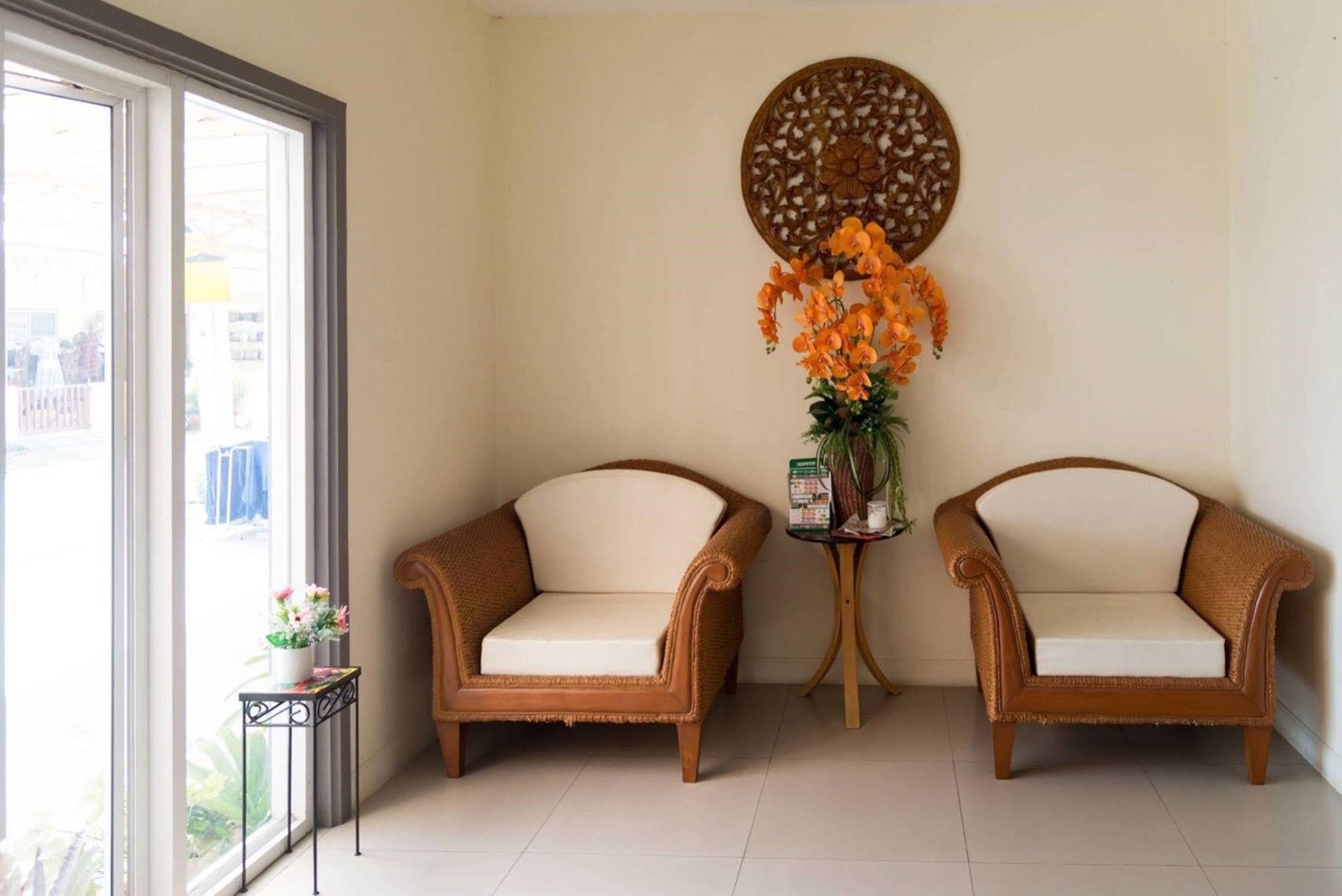 Lotus 2* Hua Hin