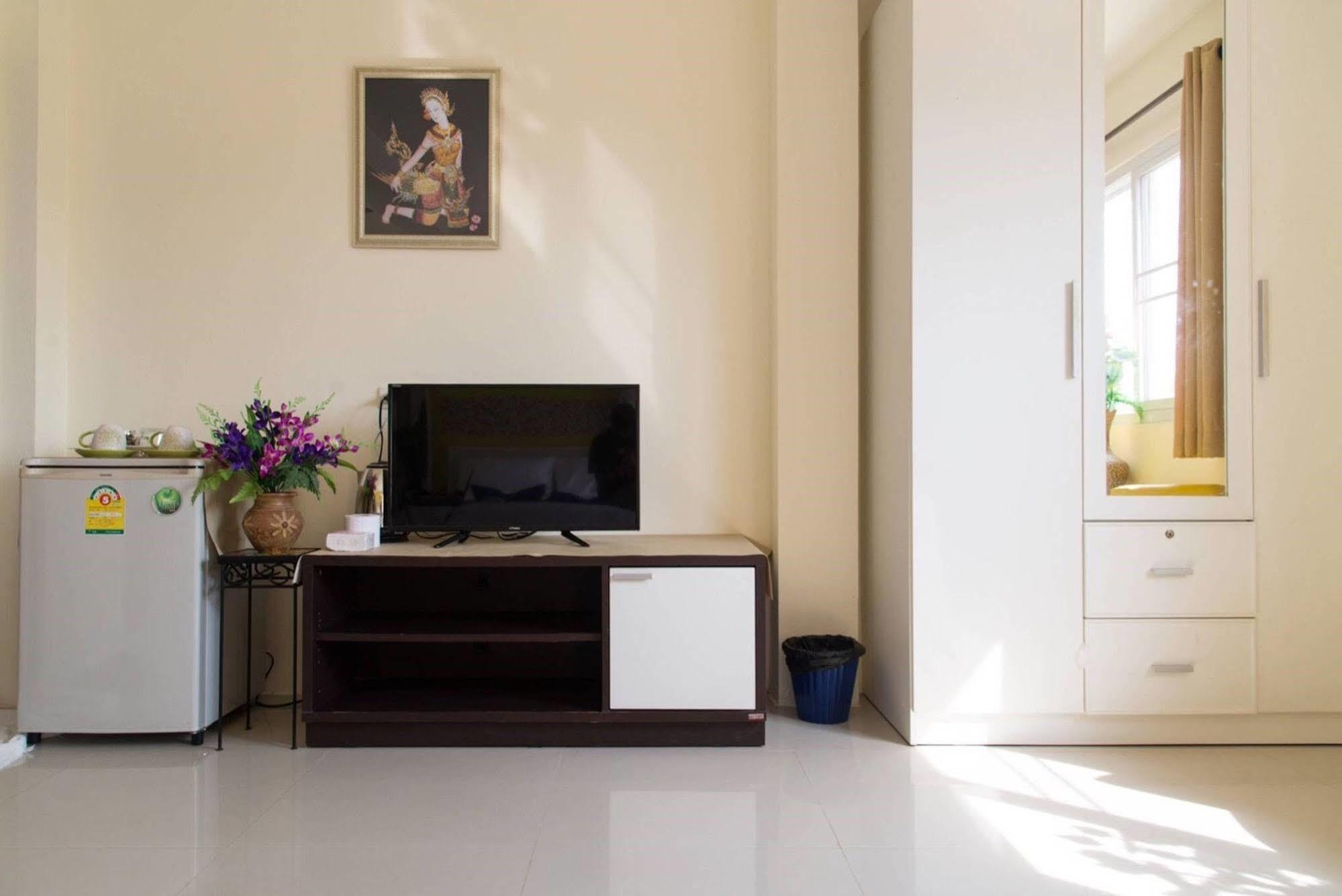 Lotus Hotel Hua Hin