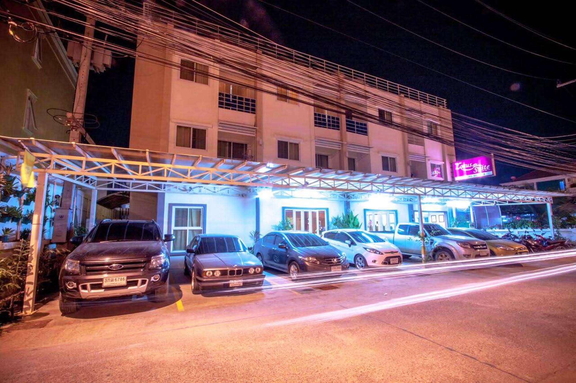 Lotus Hotel 2*